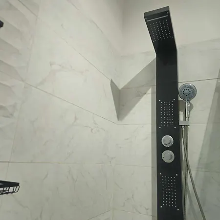 Av De Bordeaux לינה וארוחת בוקר *