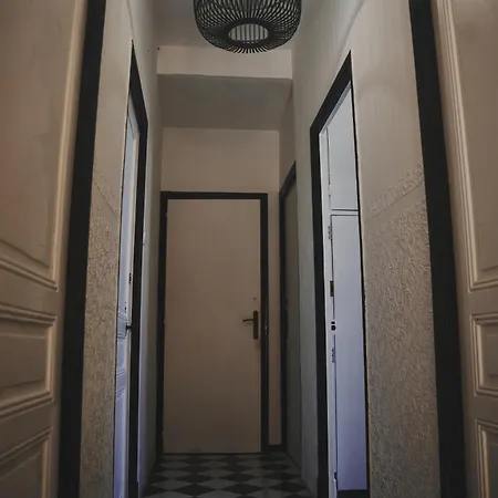 לינה וארוחת בוקר Av De Bordeaux נרבון