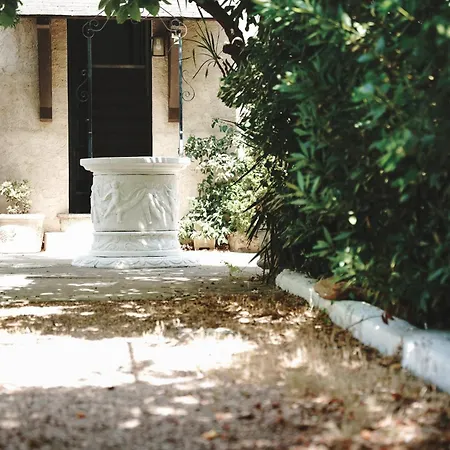 Av De Bordeaux לינה וארוחת בוקר נרבון