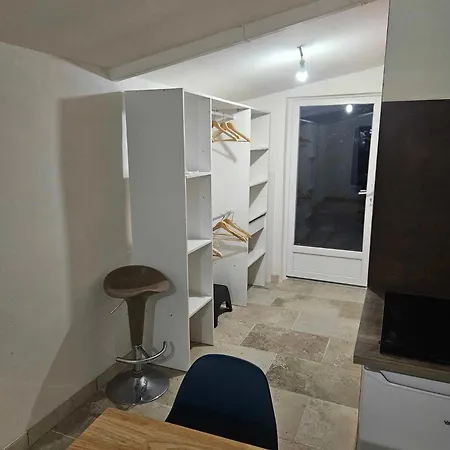 Panzió Av De Bordeaux Narbonne