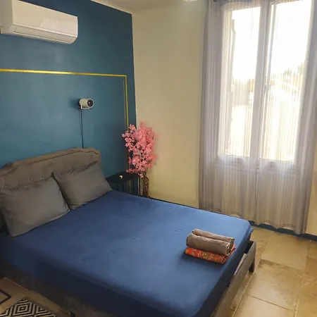 Panzió Av De Bordeaux *