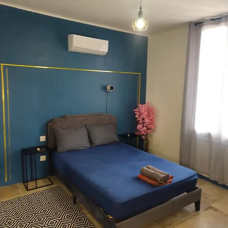 Panzió Av De Bordeaux *