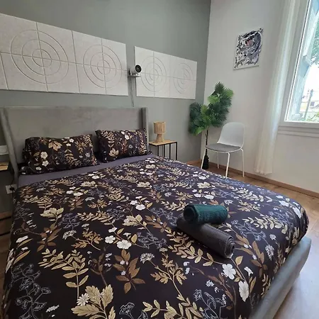 Av De Bordeaux Bed & Breakfast *