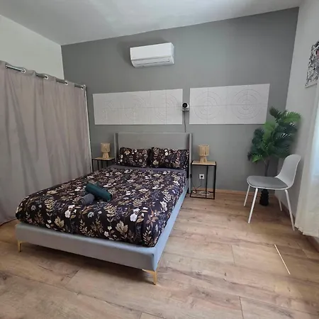 Av De Bordeaux Bed & Breakfast *